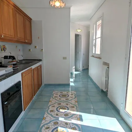 Tale Tale * 마리나디라구사