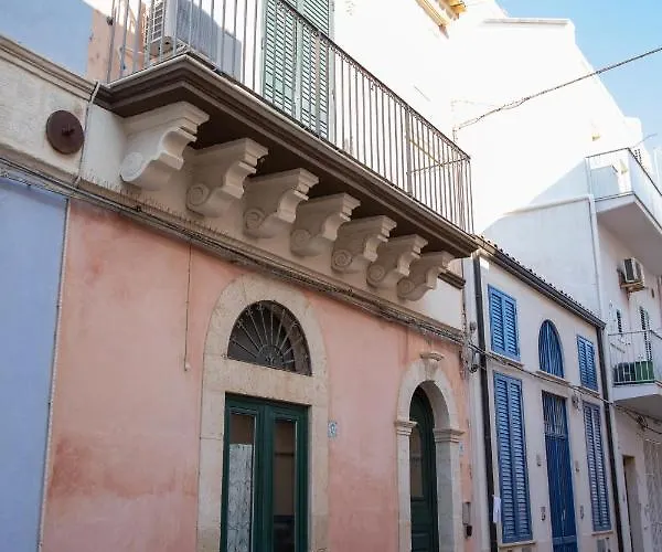 Tale Tale * 拉古萨的码头